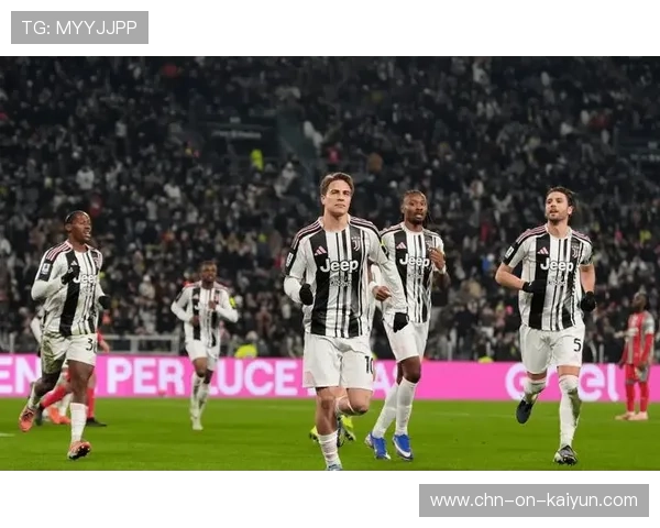 罗马2-0卡利亚里，马伦双响助球队追平尤文